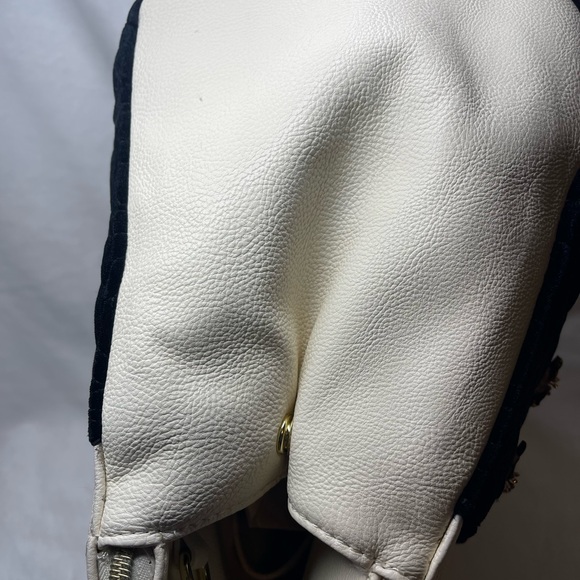 Betsey Johnson black and white handbag - Picture 5 of 10